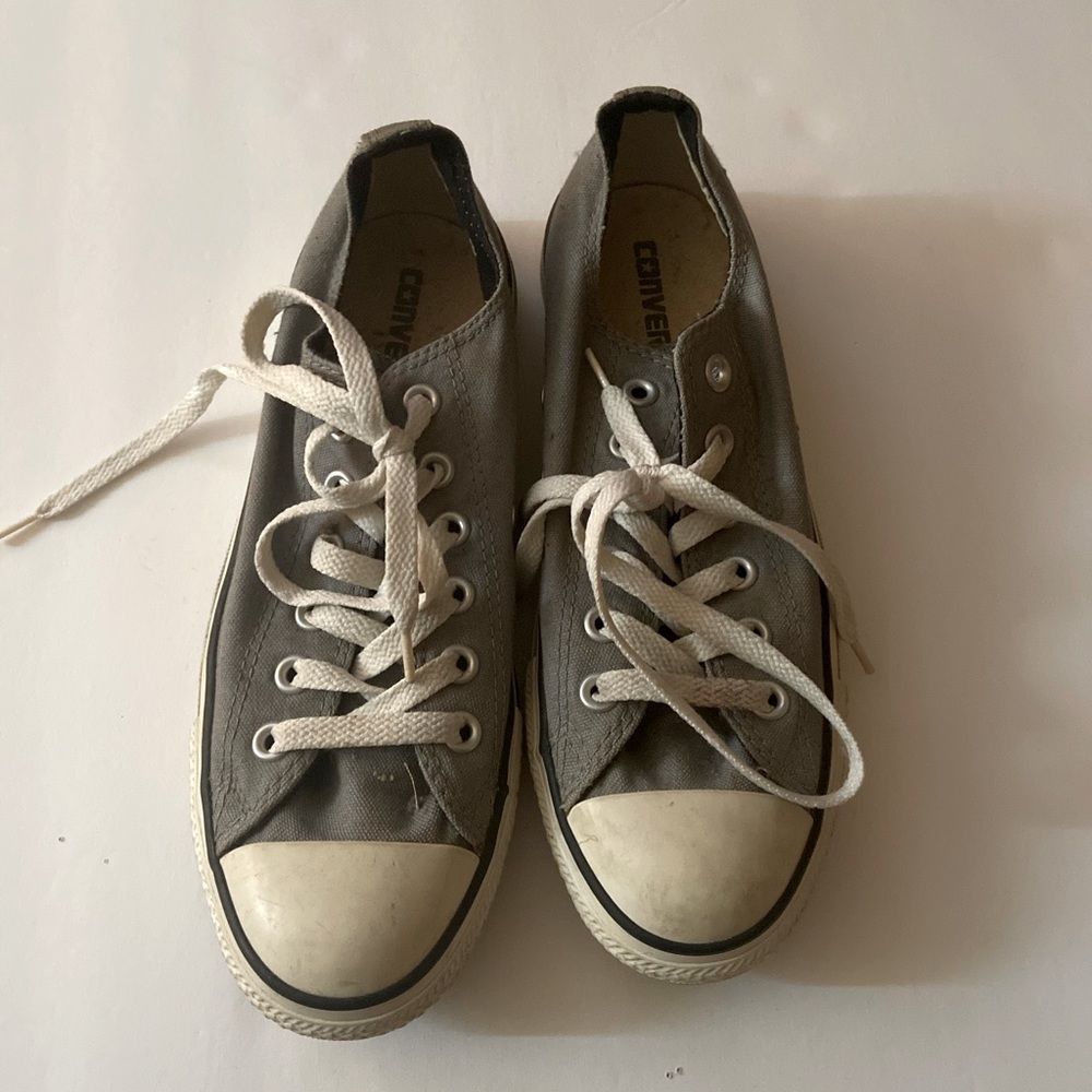 Size 8 grey Converse. Double tongue.